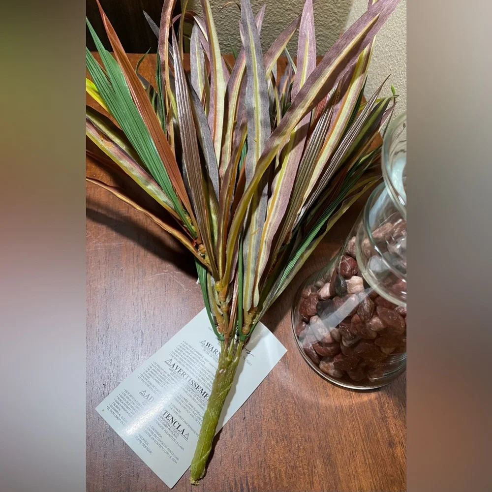 VARIEGATED SPIDER BUSH (1) (faux). Home Interiors. 14” high - Picture 3 of 7